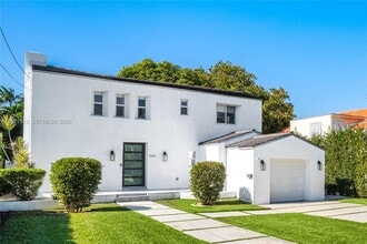 Building Photo - 3166 Royal Palm Ave