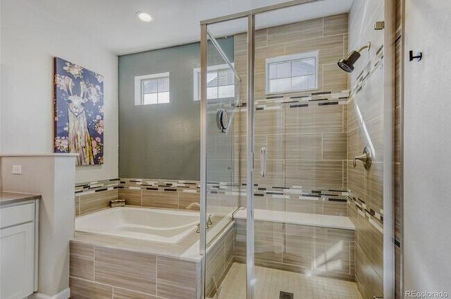 Building Photo - 5 BR/4BA | Newly Renovated Single Family Home | 1-Car Garage Parking | Community Pool!