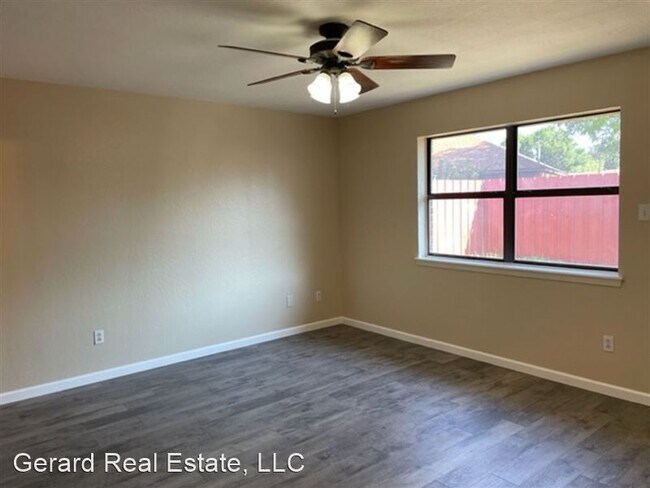 Building Photo - 3833 Rebecca Ln