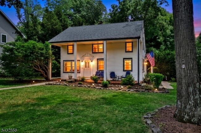 Building Photo - 6 Standish Ln