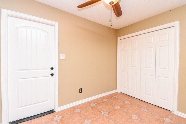 Building Photo - 12402 Amado Dr