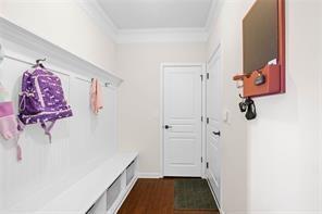 Building Photo - 496 Spring View Dr