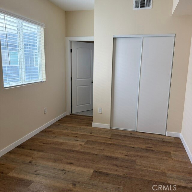 Building Photo - 5867 Towne Ave