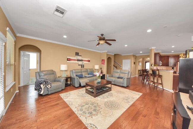 Building Photo - 12912 Southern Manor Dr