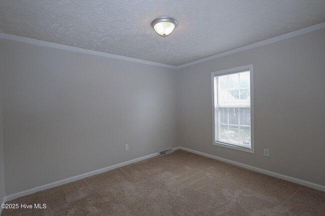 Building Photo - 232 Castlebury Ln