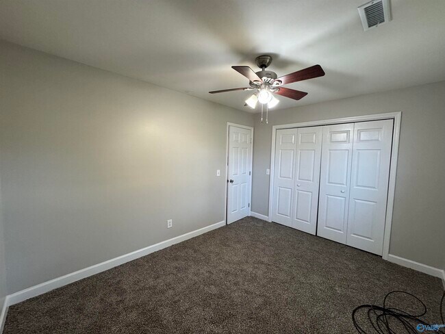 Building Photo - 109 Cove Crest Dr