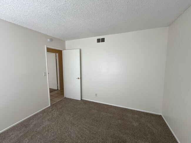 Building Photo - 2722 Kline Cir