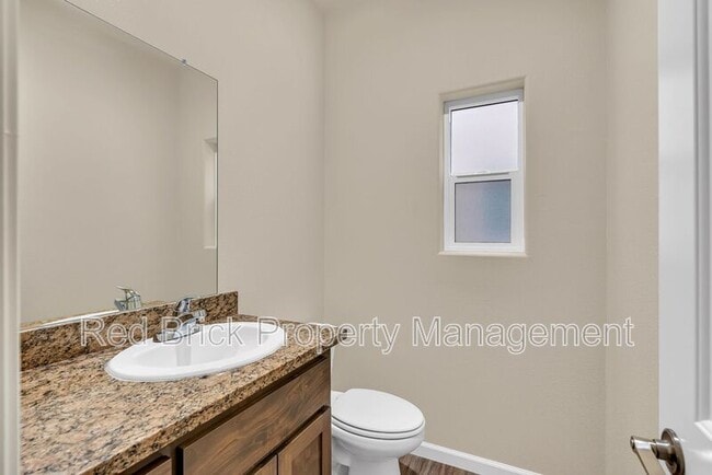 Building Photo - 3665 Venice Ave