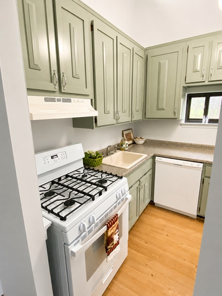 Building Photo - 89 Olcott Way