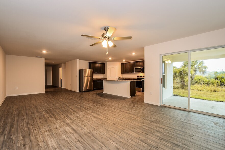 Building Photo - 187 Blackstone Dr