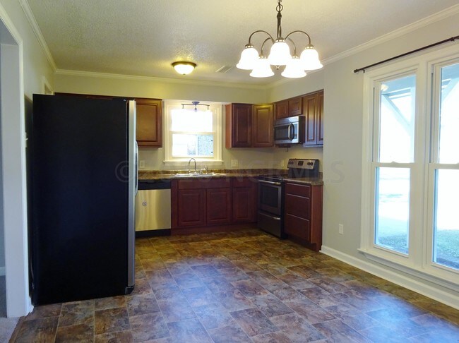 Building Photo - 602 Plaza Dr