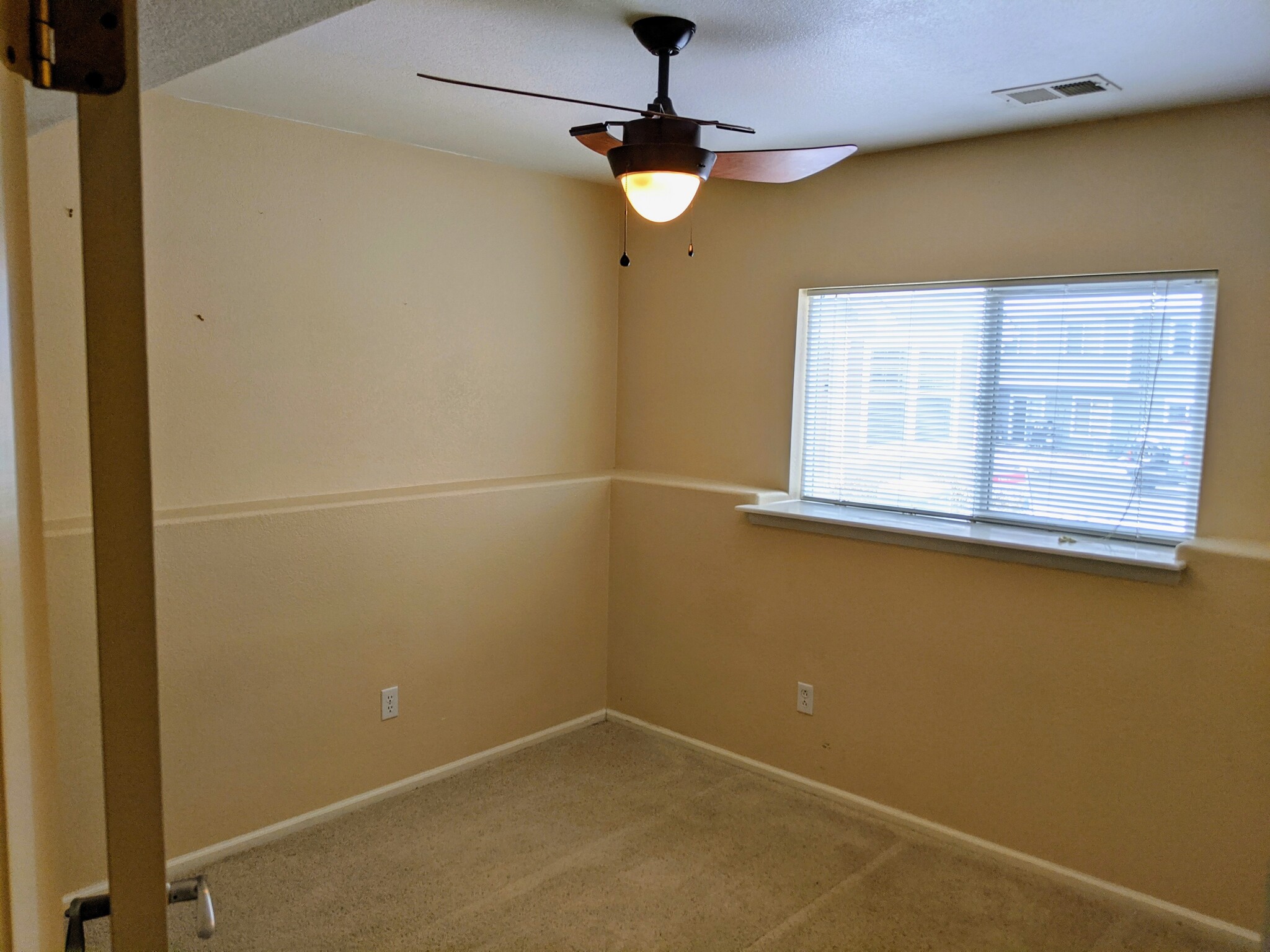 Basement Bedroom - 6803 Autumn Ridge Dr