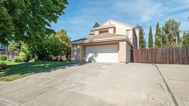 Building Photo - 4 BR/3BA Home in Laurel Creek with Park-Li...