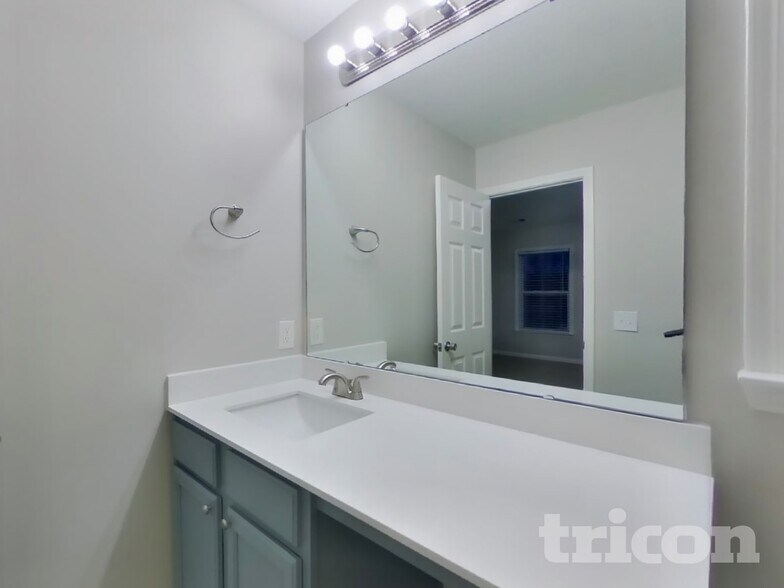 Building Photo - 3616 Crowders View Dr