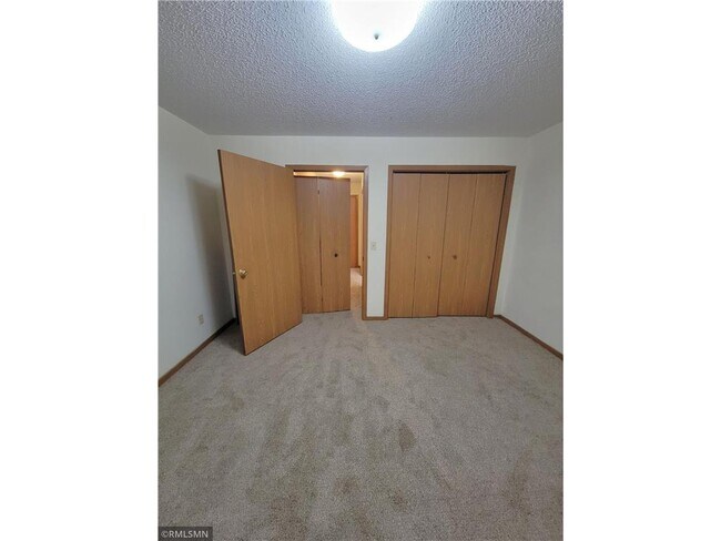 Building Photo - 855 Highview Dr