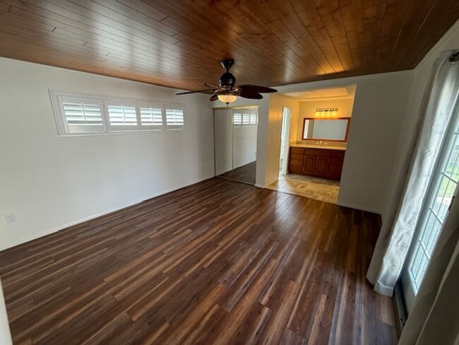 Building Photo - Charming Single-Story 3-Bedroom Home in Newhall!