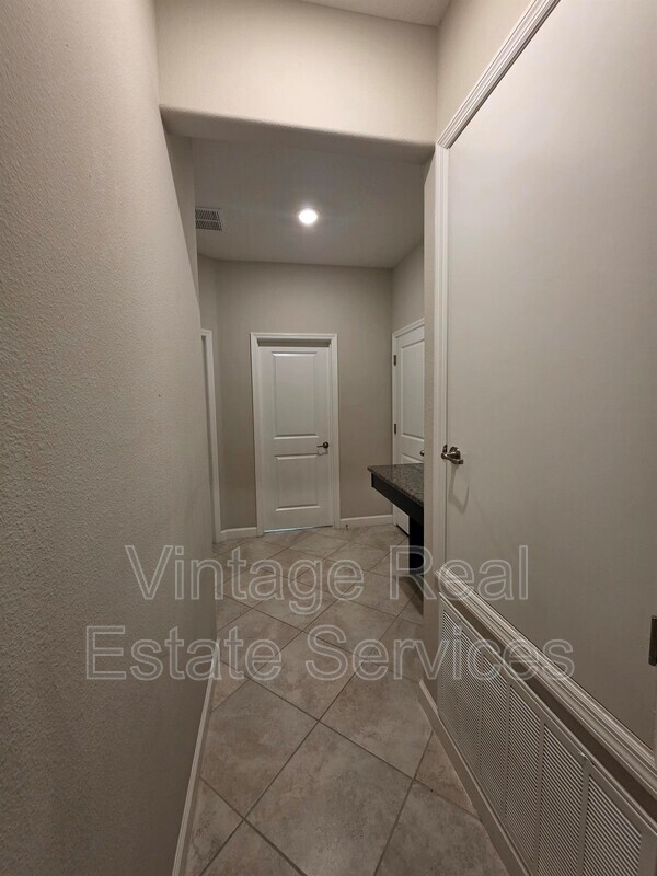 Building Photo - 10049 Victory Gallop Loop