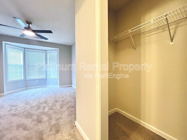 Building Photo - 725 Avening Ct