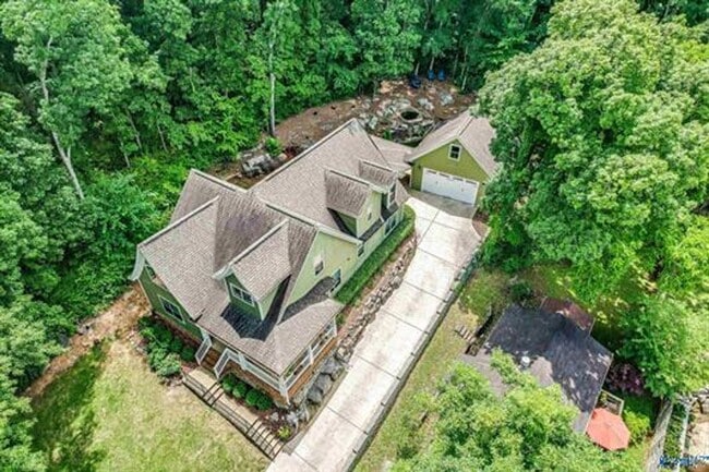 Building Photo - 1716 NE Wellman Ave