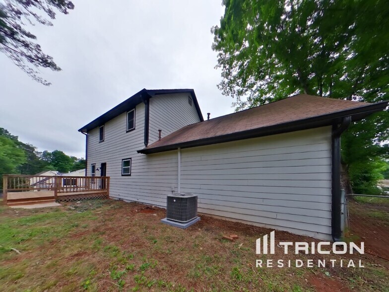 Building Photo - 3216 Plymouth Rock Dr