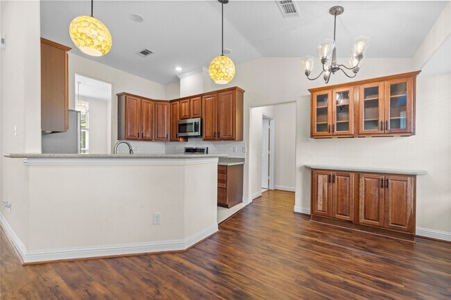 Building Photo - 7214 Deep Forest Dr