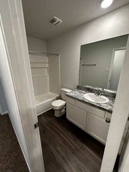 Building Photo - 22114 Regal Heights Dr