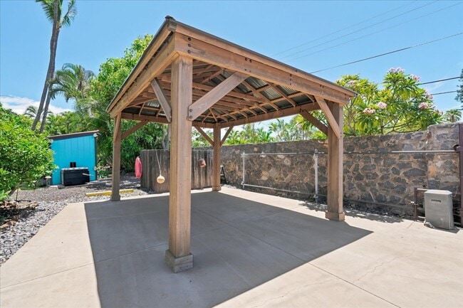 Building Photo - 3161 Mapu Dr