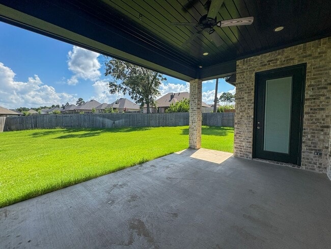 Building Photo - Available Now! Gorgeous 4 Bedroom 3 Bath i...