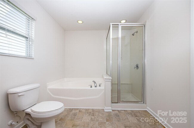 Building Photo - 3530 Alister Ave SW