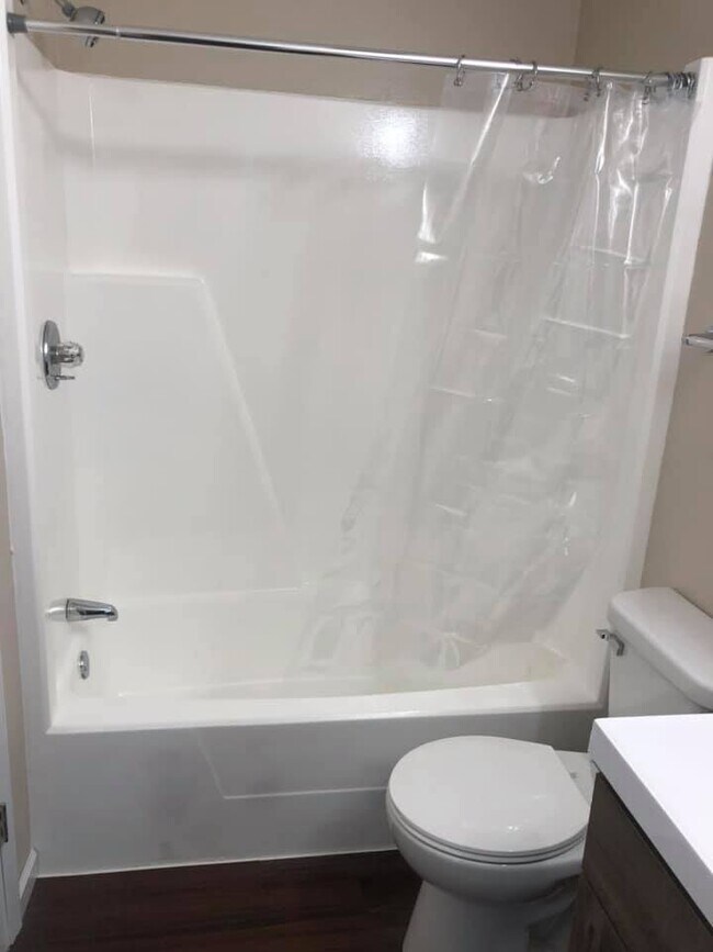 Building Photo - 411 Packwaukee St