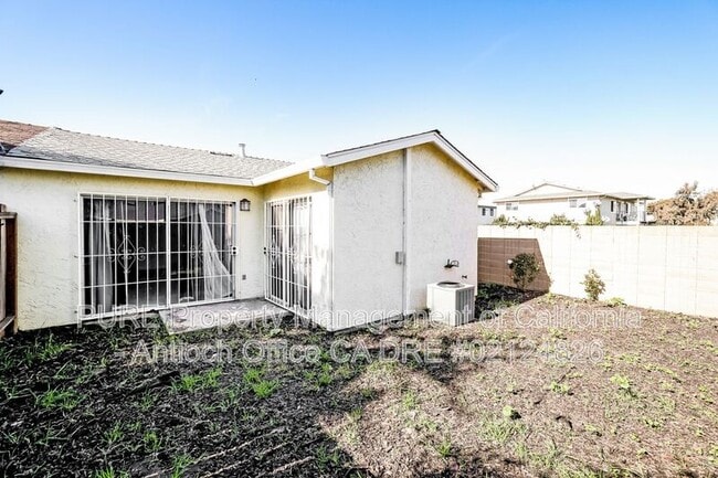 Building Photo - 2101 Banyan Way