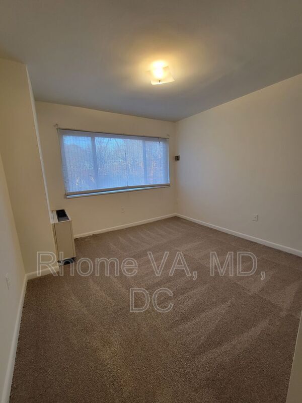 Building Photo - 8830 Piney Branch Rd