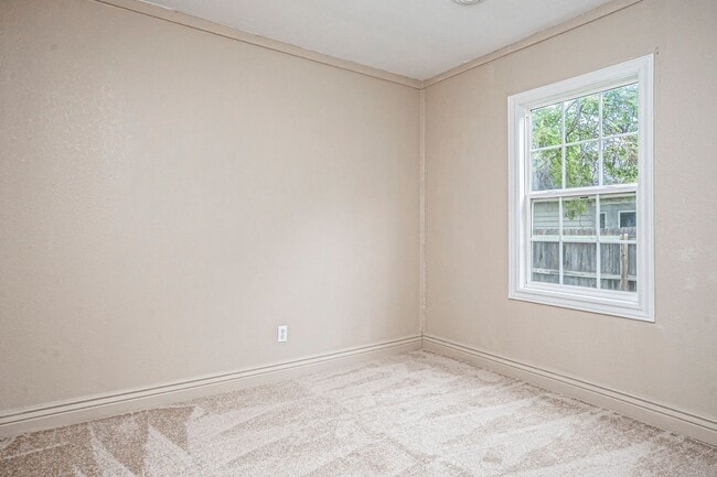Building Photo - Please View 3D Virtual Walk-Through Before...