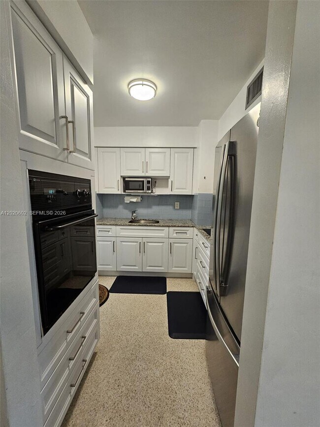 Building Photo - 4512 Sea Grape Dr