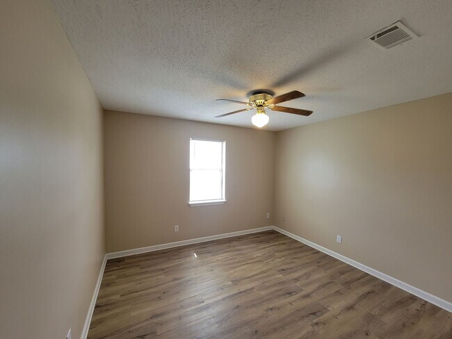 Building Photo - #207 Flores Lane