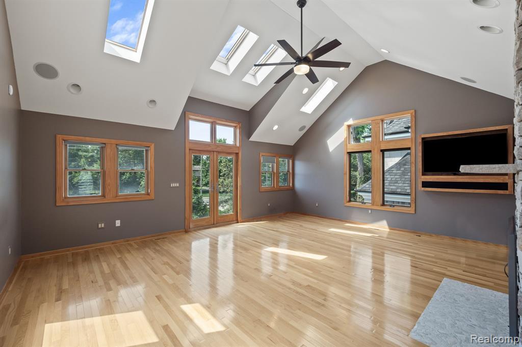 Building Photo - 2380 Walnut Lake Rd