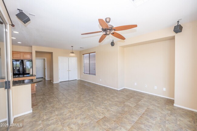 Building Photo - 2023 W Shackleton Dr
