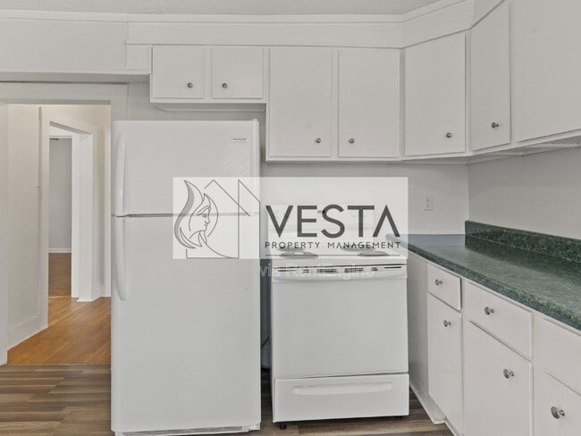 Building Photo - 118 Pine Hill Dr