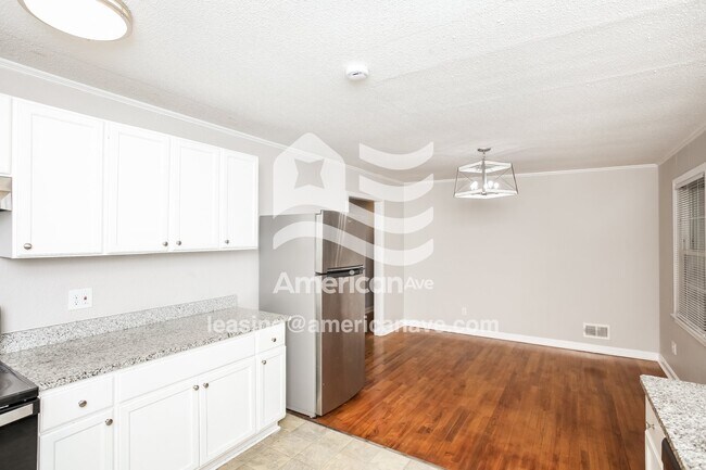 Building Photo - 1605 Edgemore Rd