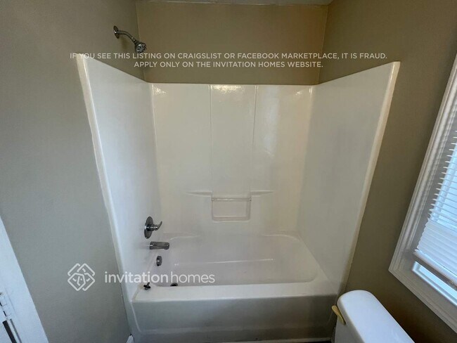 Building Photo - 3837 Sally Ln