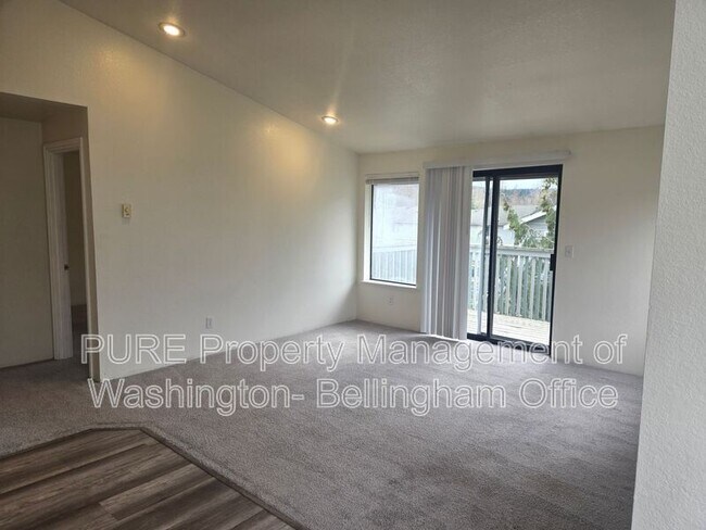 Building Photo - 1720 Texas St