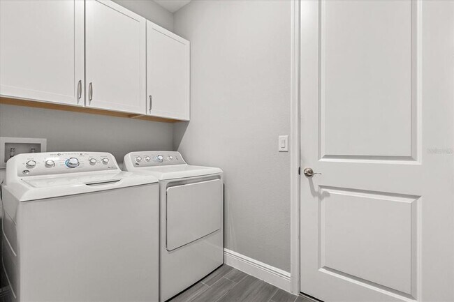 Building Photo - 1020 River Otter Wy