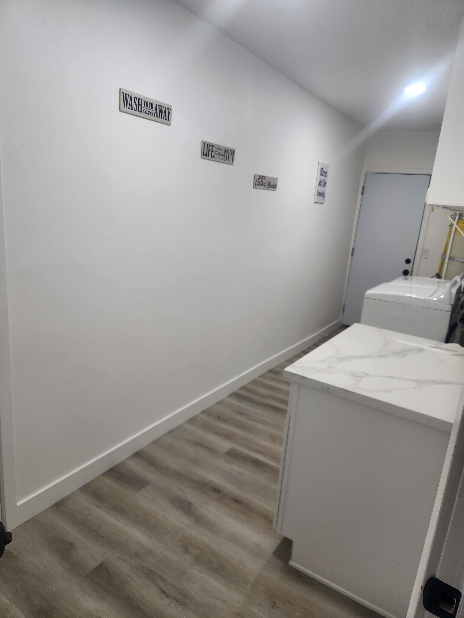 Building Photo - 1320 Vinca Way