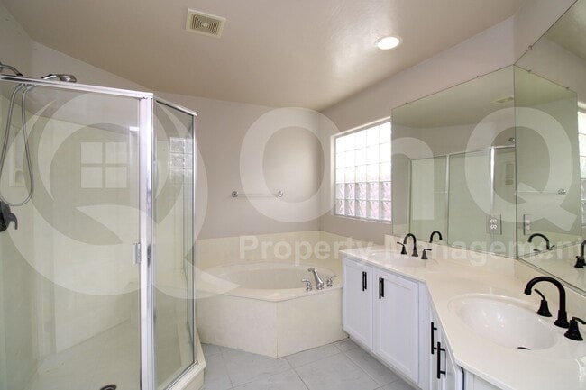 Building Photo - 4202 N 21st St
