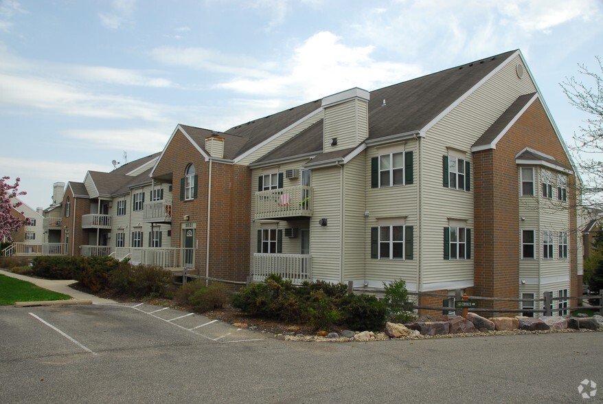 Maple Grove Apartments 3021 Maple Valley Dr Madison WI 53719