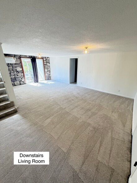 Building Photo - 214 Rosehill Dr