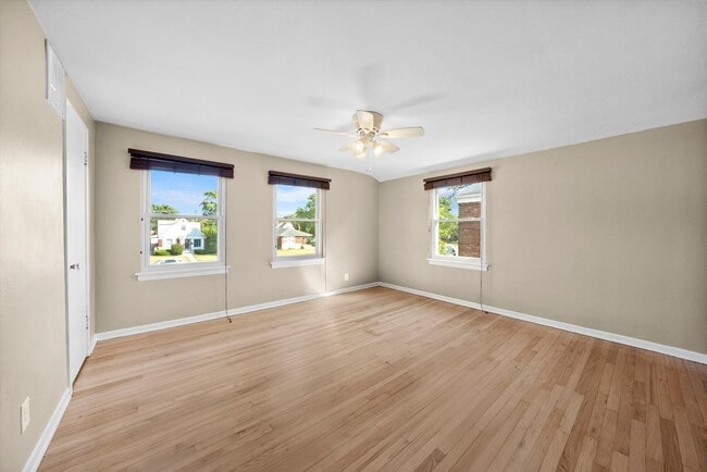 Building Photo - 1380 Wentworth Ave