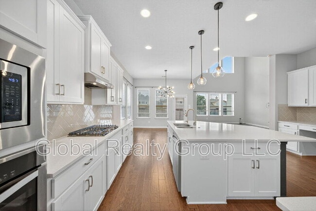 Building Photo - 812 Silver Fox