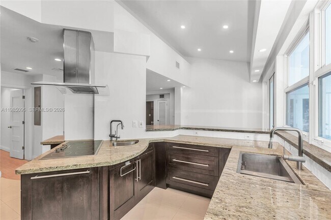 Building Photo - 776 NE 74th St