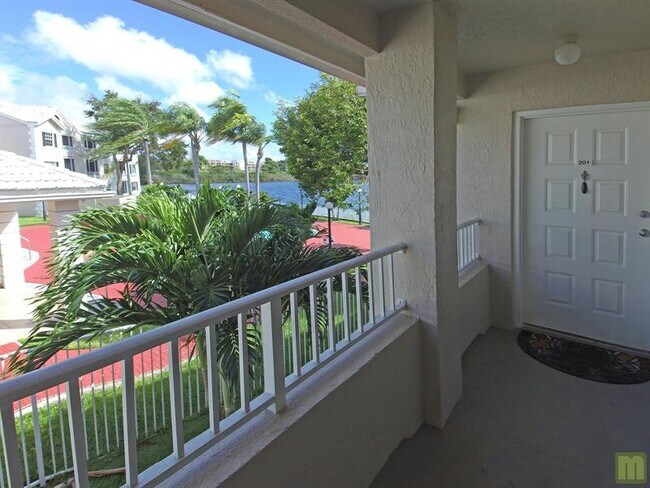 Building Photo - 2811 N Oakland Forest Dr